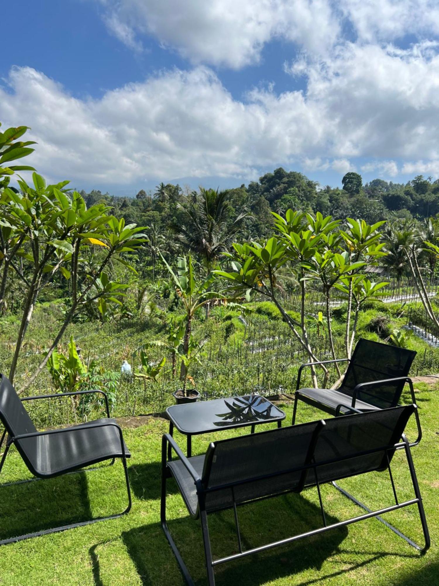 Bisbis House Iseh Village Selat Bagian luar foto