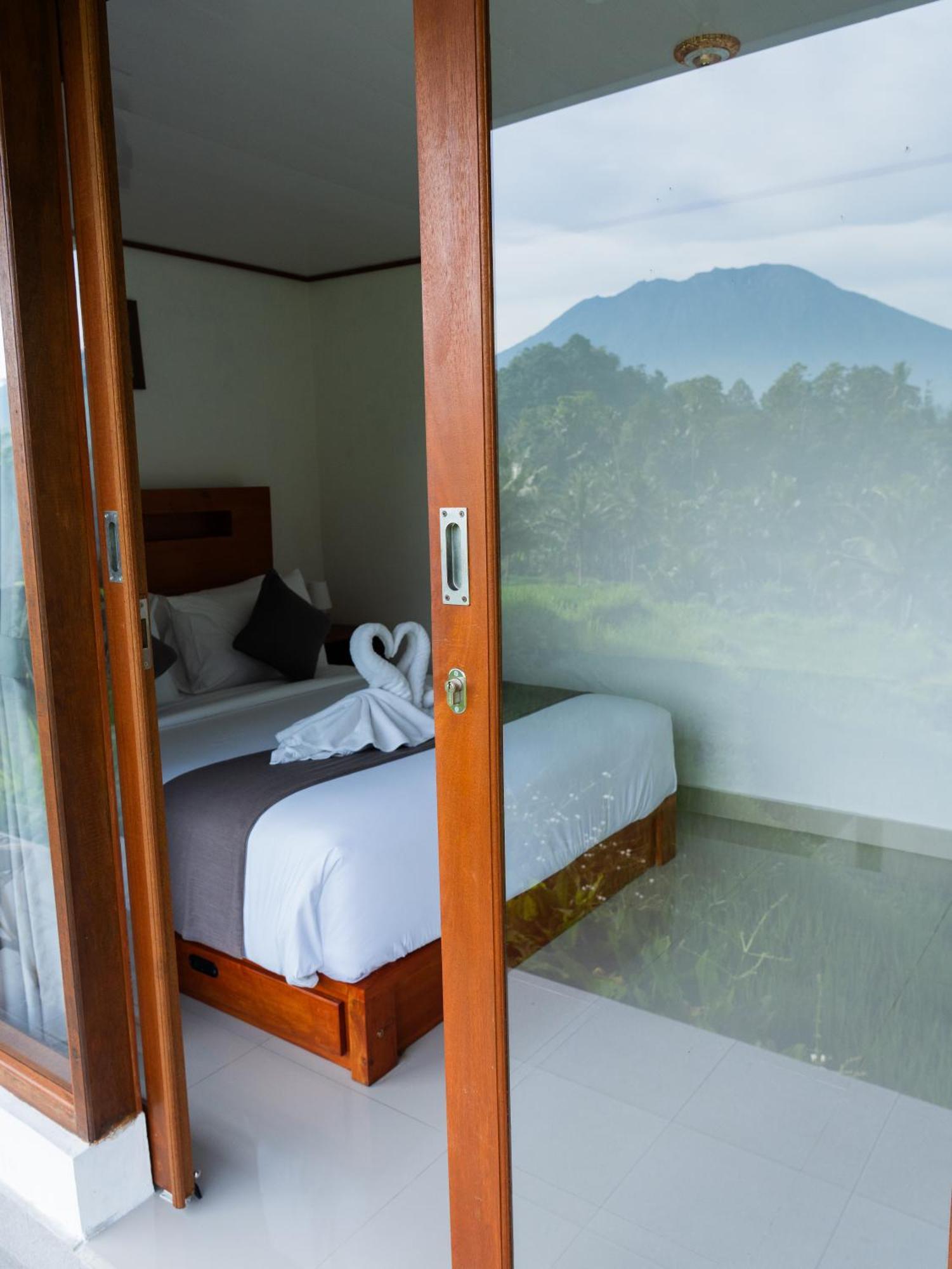 Bisbis House Iseh Village Selat Bagian luar foto