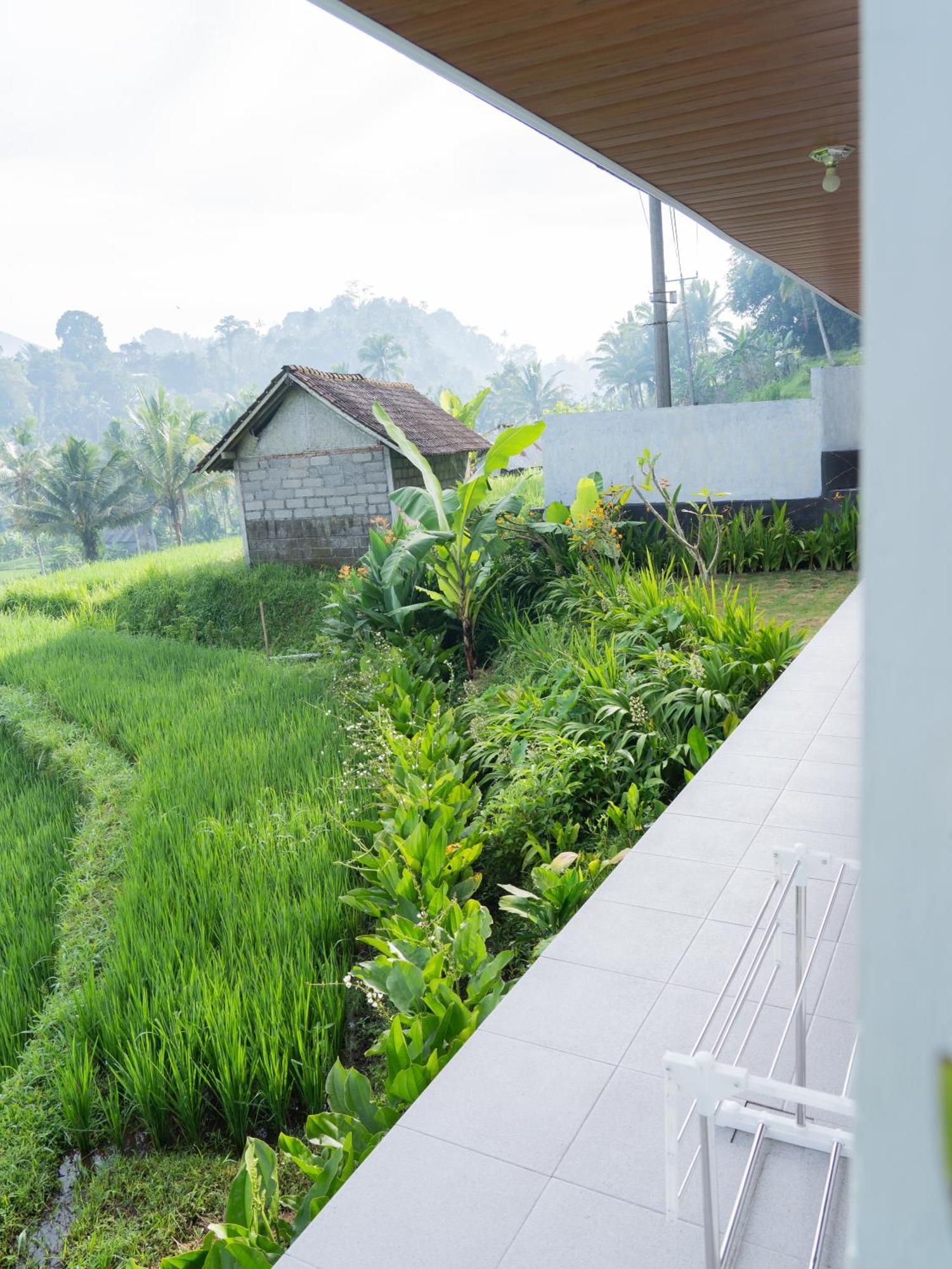 Bisbis House Iseh Village Selat Bagian luar foto