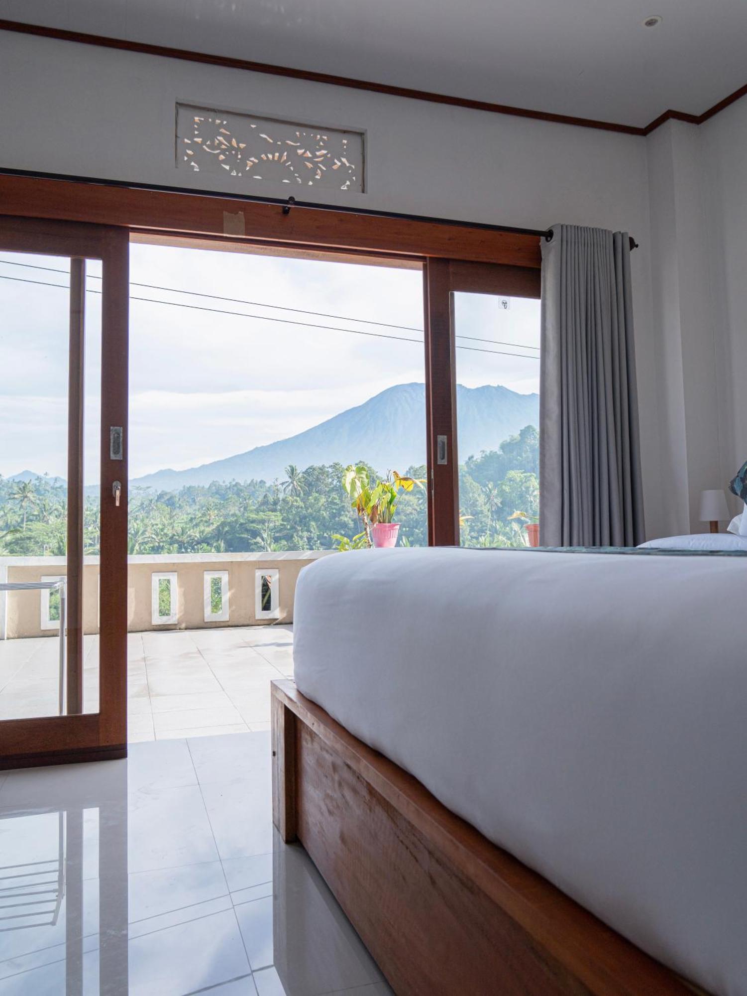 Bisbis House Iseh Village Selat Bagian luar foto