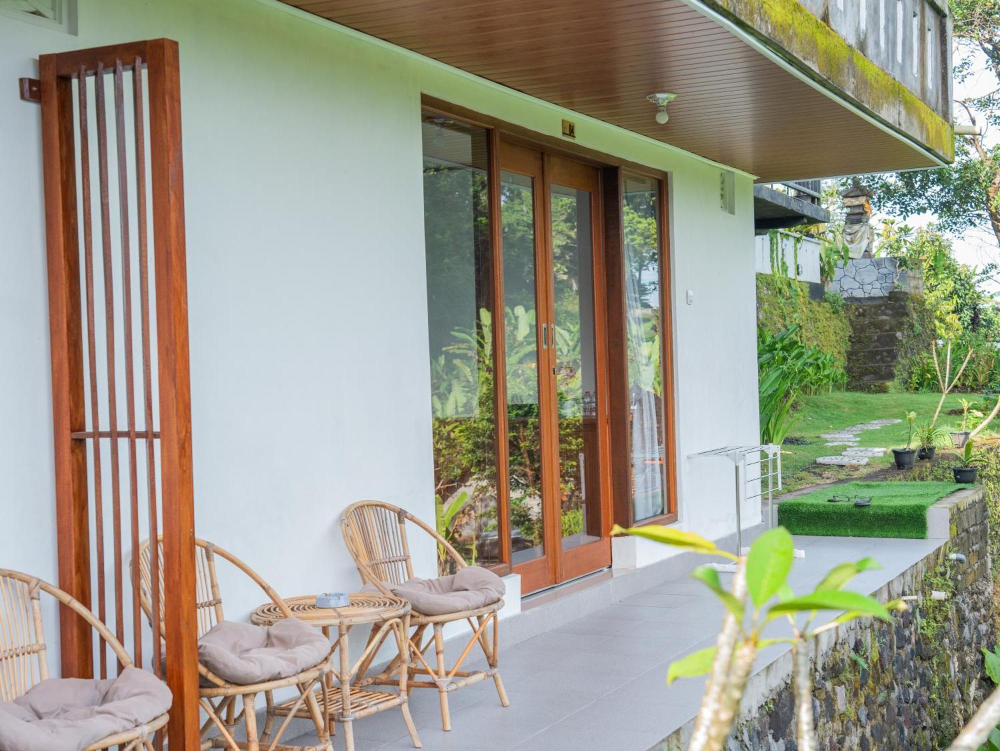 Bisbis House Iseh Village Selat Bagian luar foto