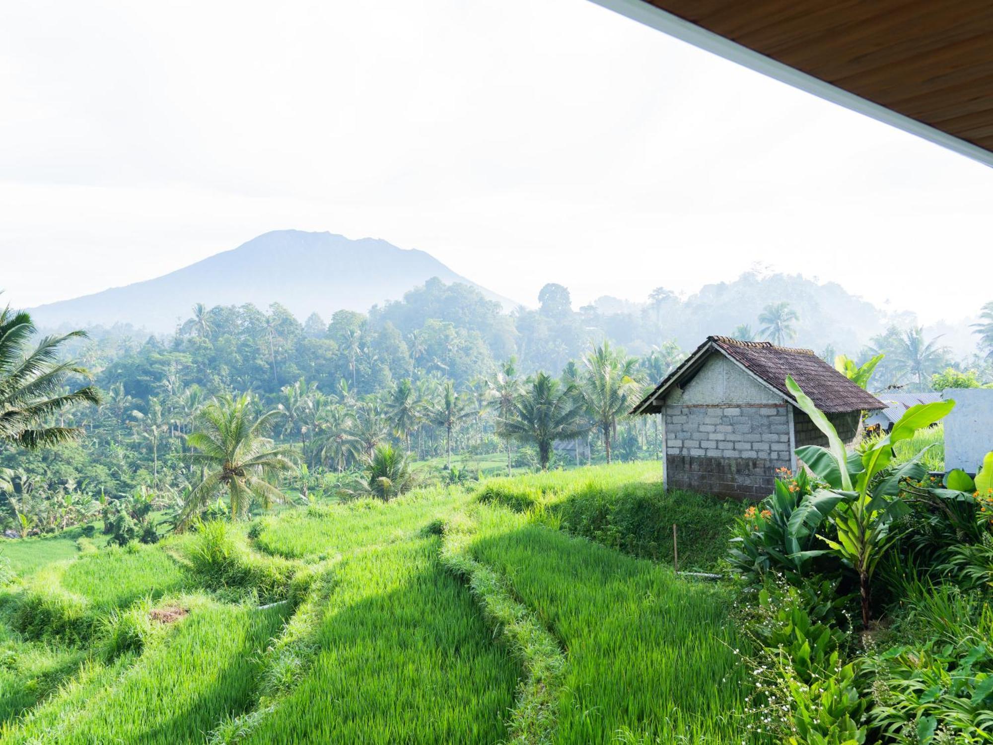 Bisbis House Iseh Village Selat Bagian luar foto