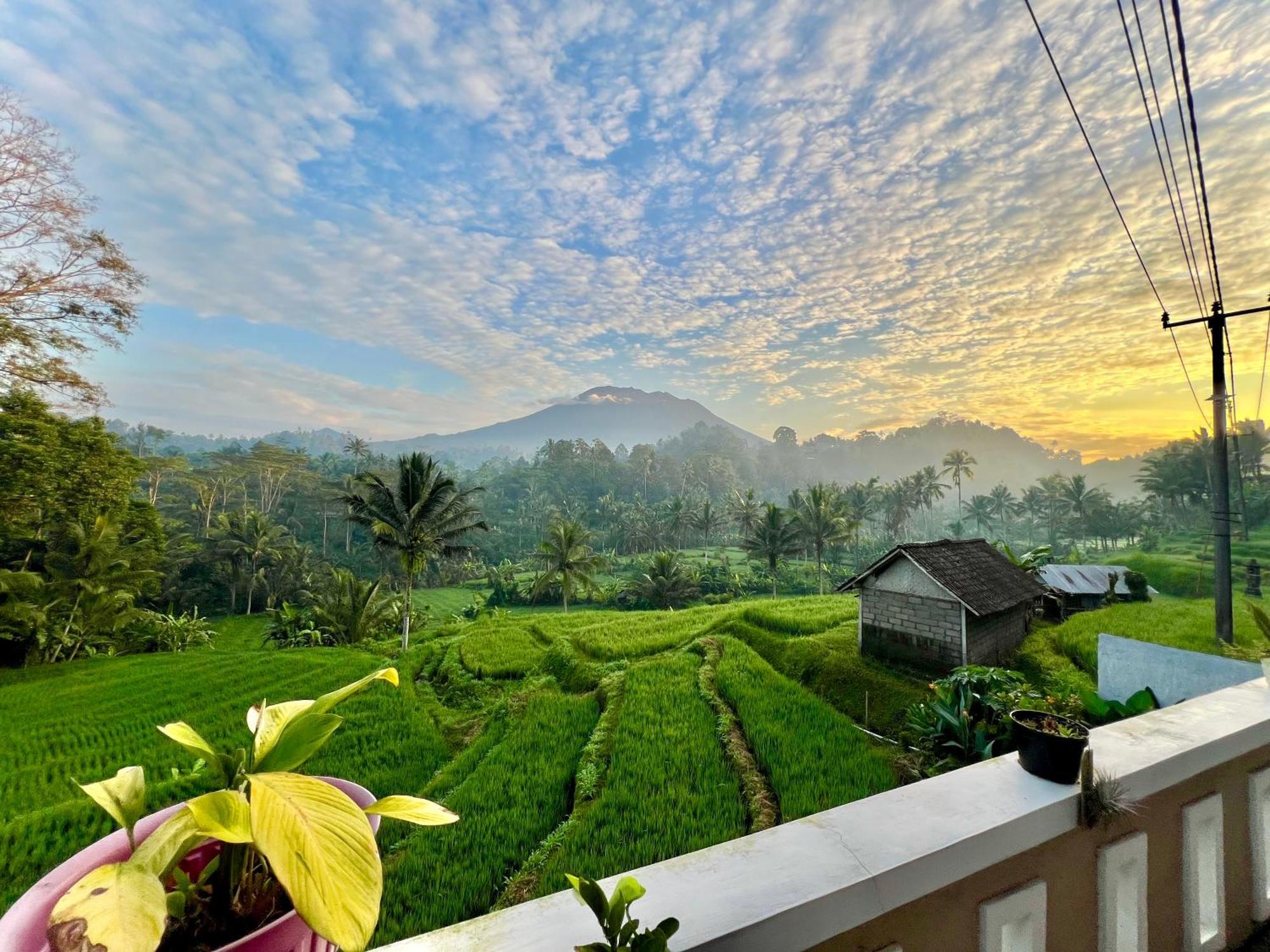 Bisbis House Iseh Village Selat Bagian luar foto