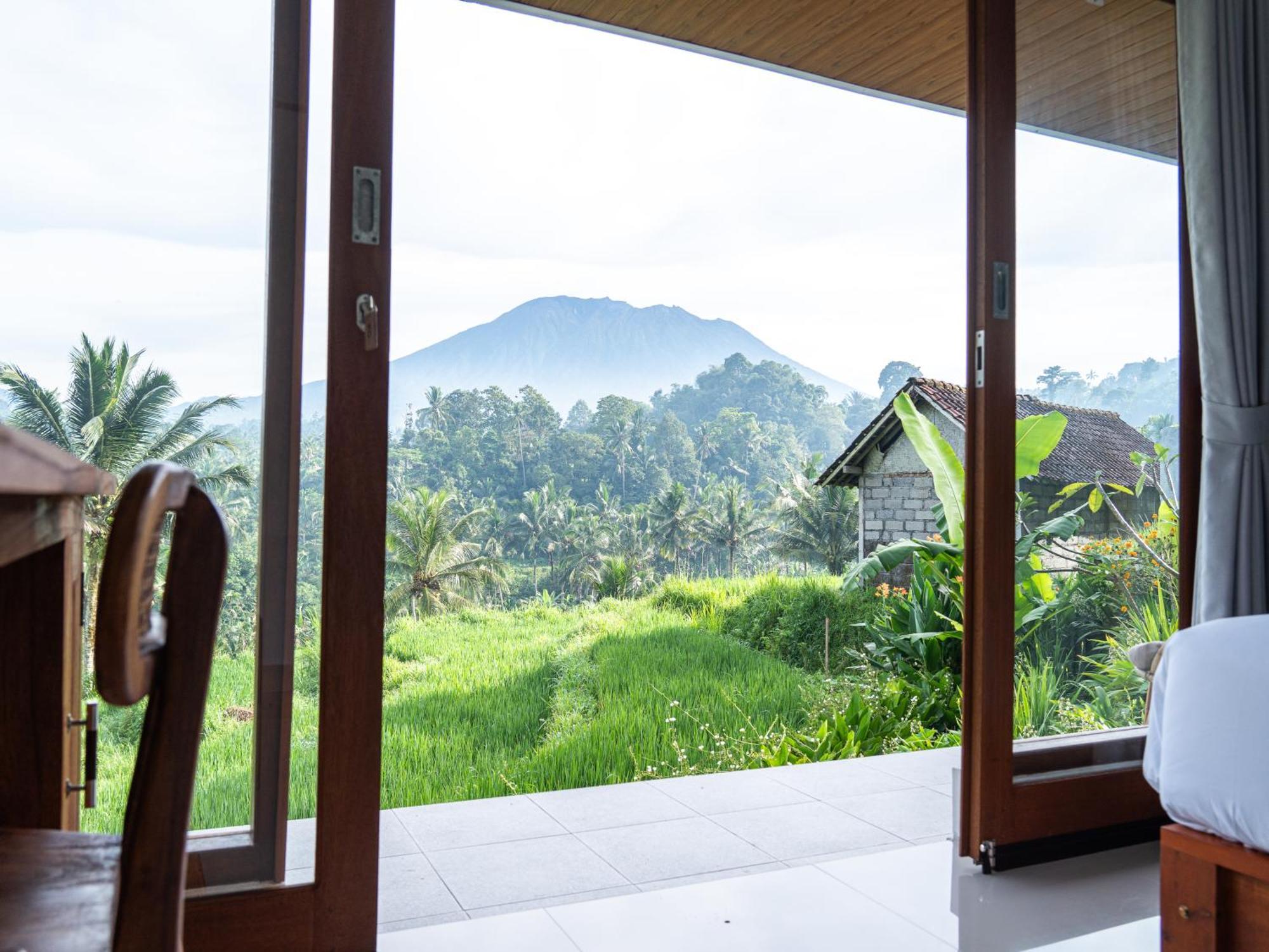 Bisbis House Iseh Village Selat Bagian luar foto