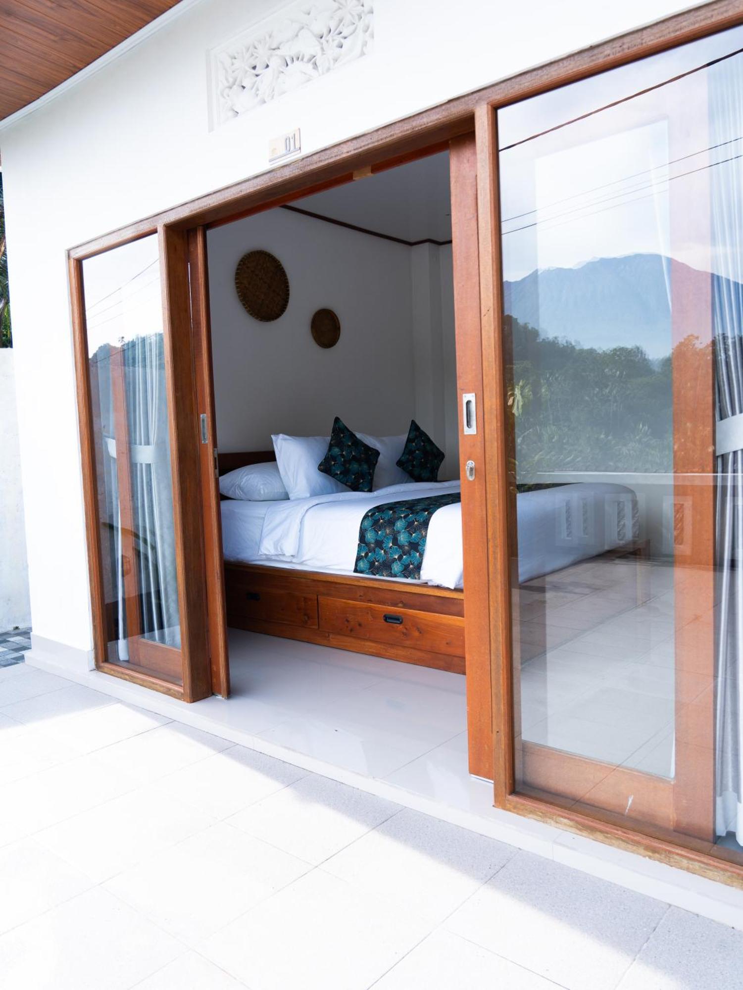 Bisbis House Iseh Village Selat Bagian luar foto